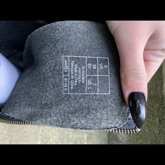 Doc marten platform size 7 HARDLY WORN - Picture 6 of 8